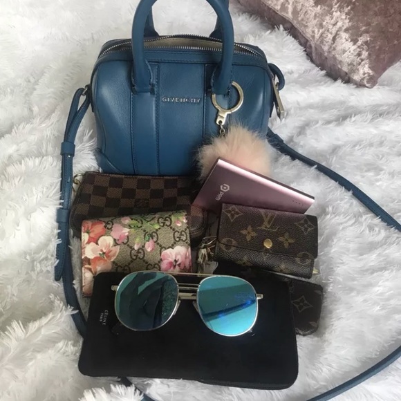 ❌SOLD❌ GIVENCHY LUCREZIA MINI ❌SOLD❌ - Picture 2 of 5